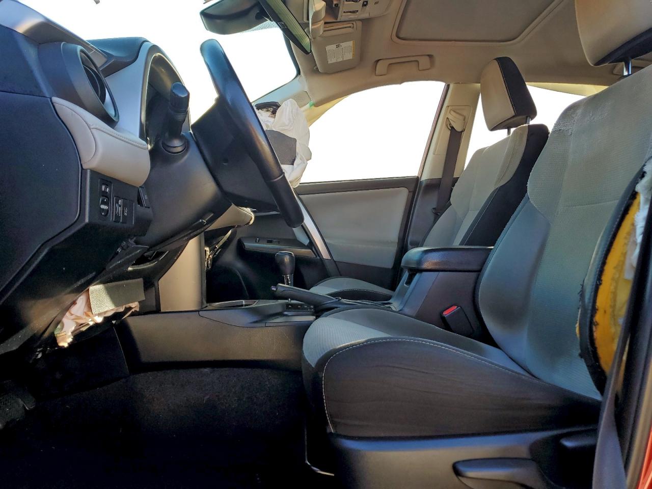 2017 TOYOTA RAV4 XLE photo 13