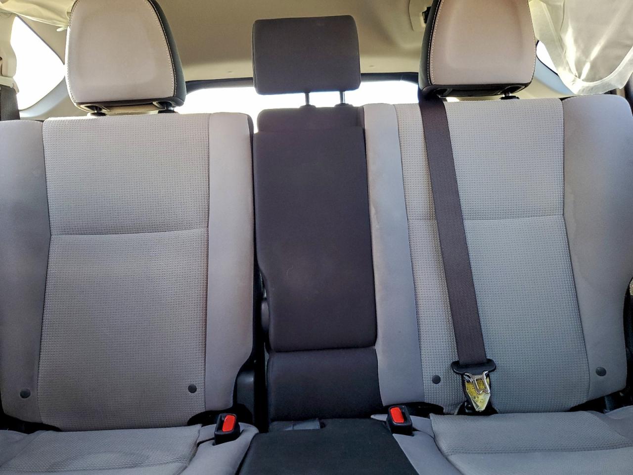 2017 TOYOTA RAV4 XLE photo 19