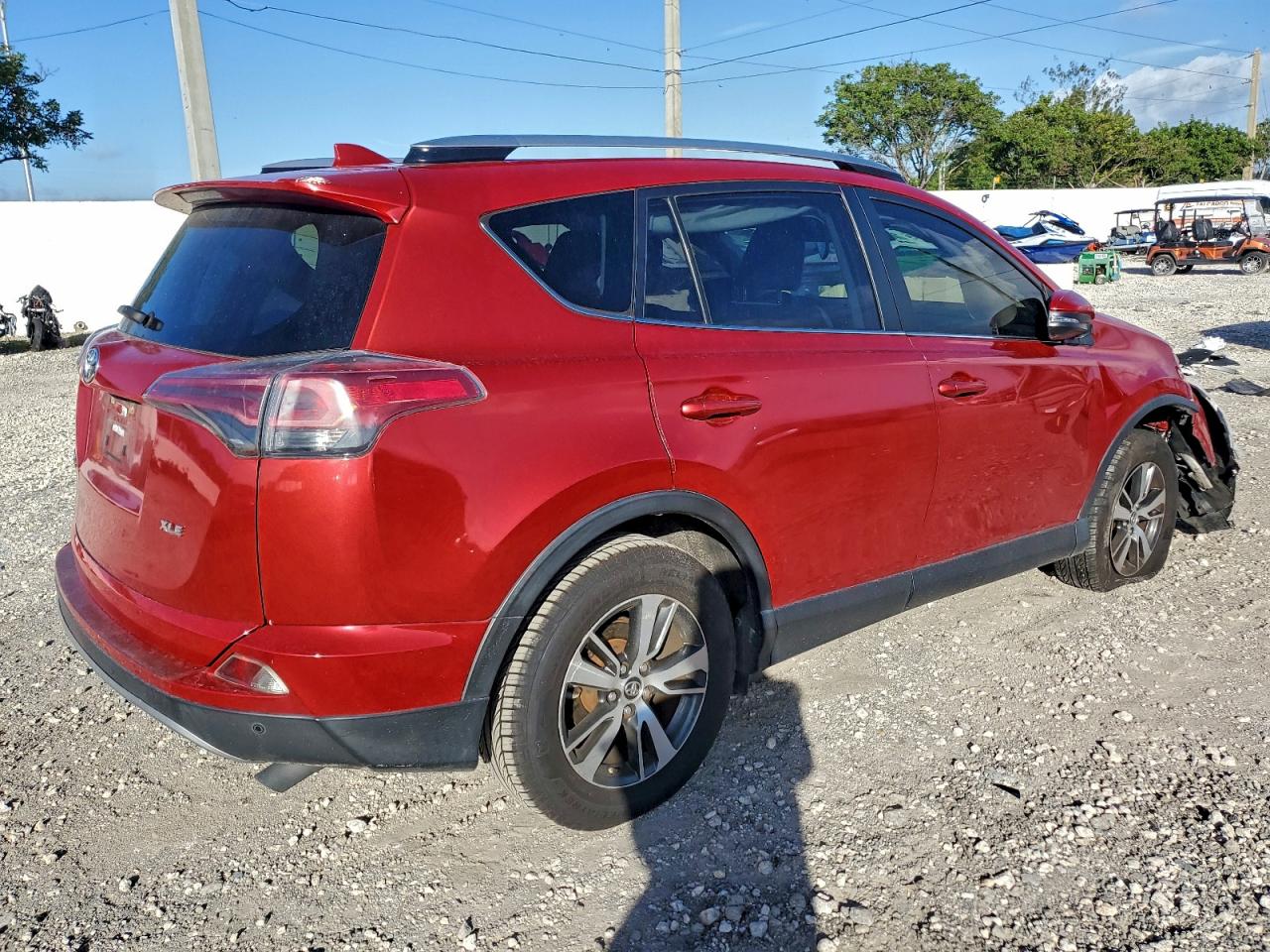 2017 TOYOTA RAV4 XLE photo 5