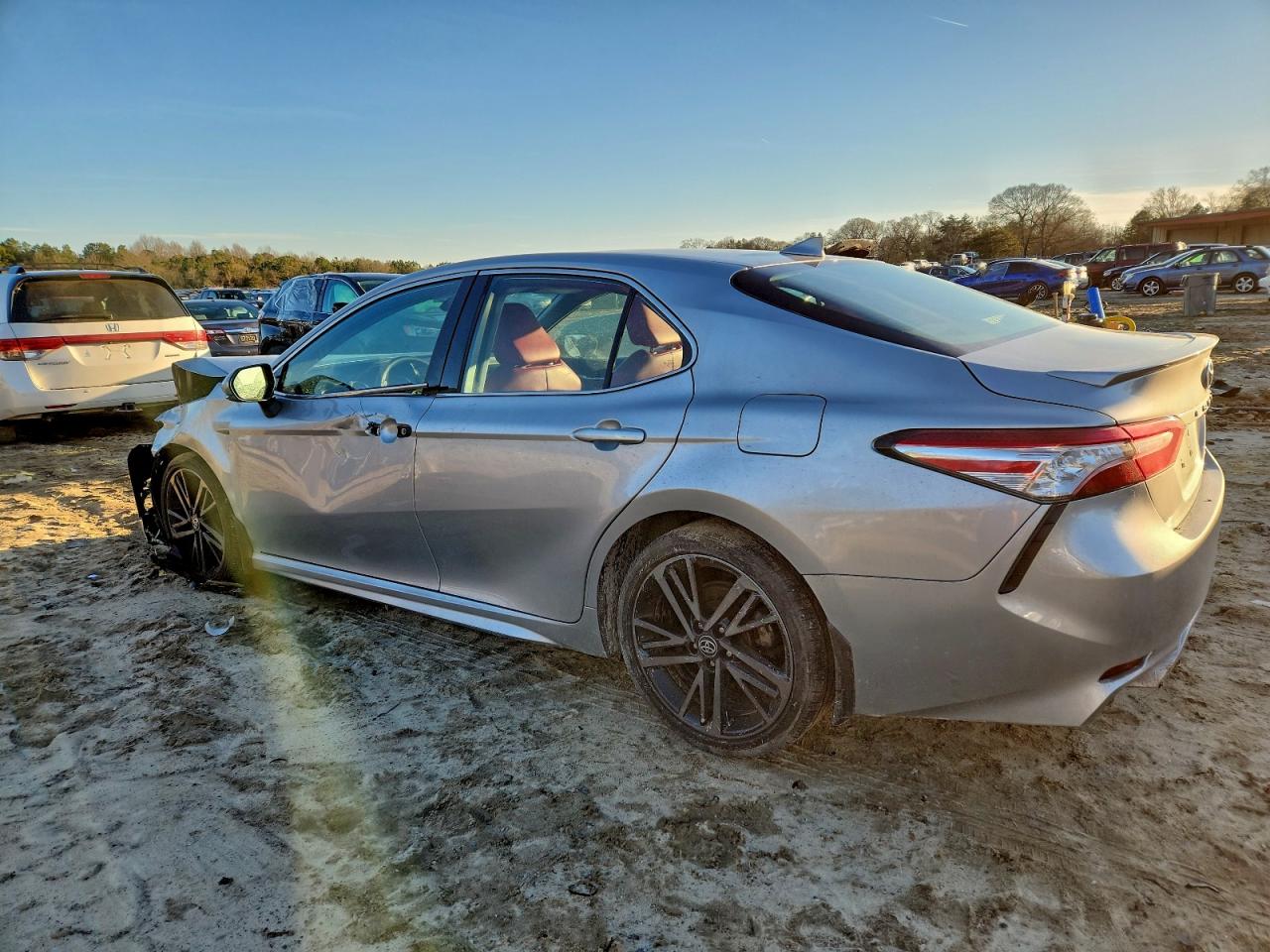 2020 TOYOTA CAMRY XSE photo 2