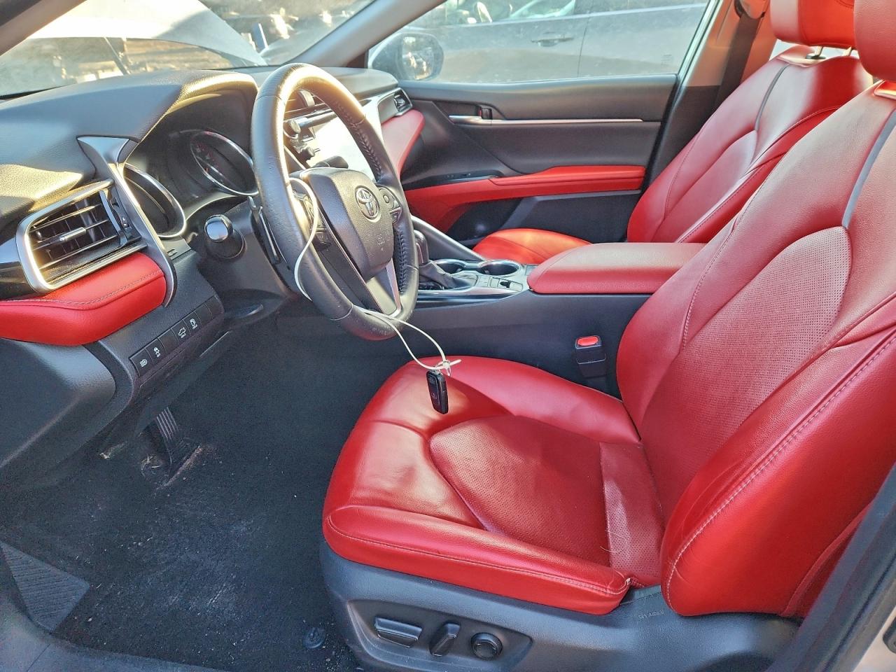 2020 TOYOTA CAMRY XSE photo 7