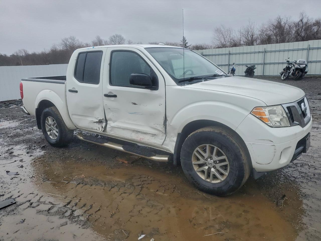 2017 NISSAN FRONTIER S photo 4