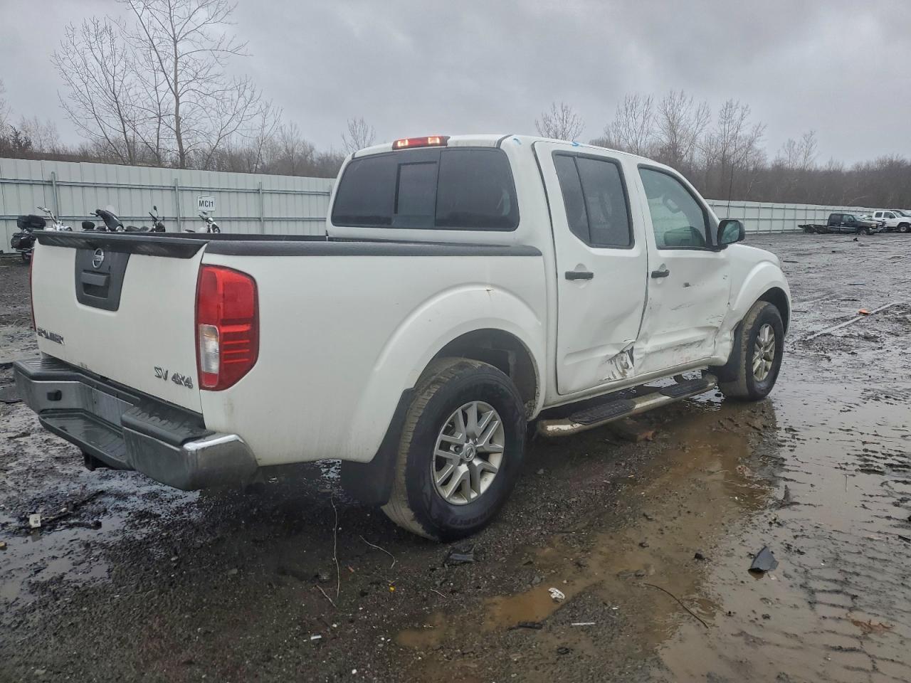 2017 NISSAN FRONTIER S photo 3