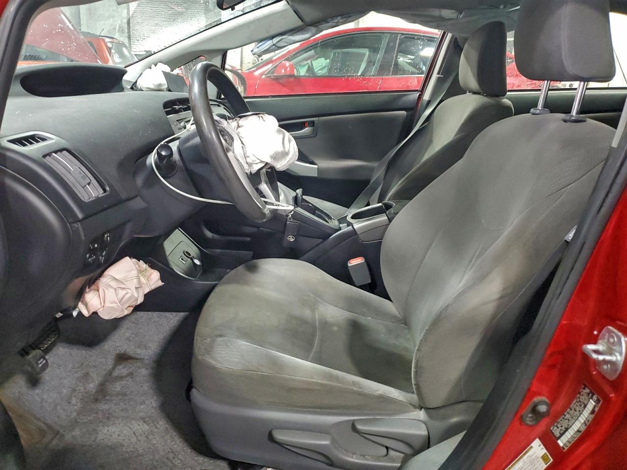 2015 TOYOTA PRIUS photo 19