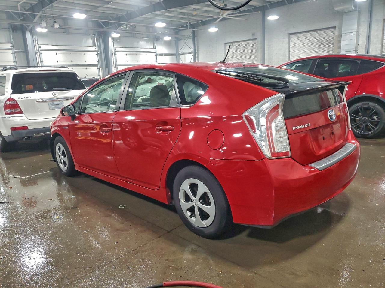 2015 TOYOTA PRIUS photo 4