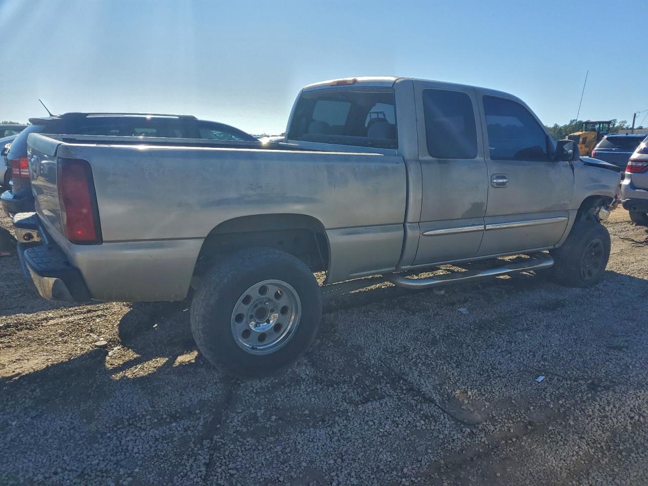 2004 GMC NEW SIERRA C1500 photo 7