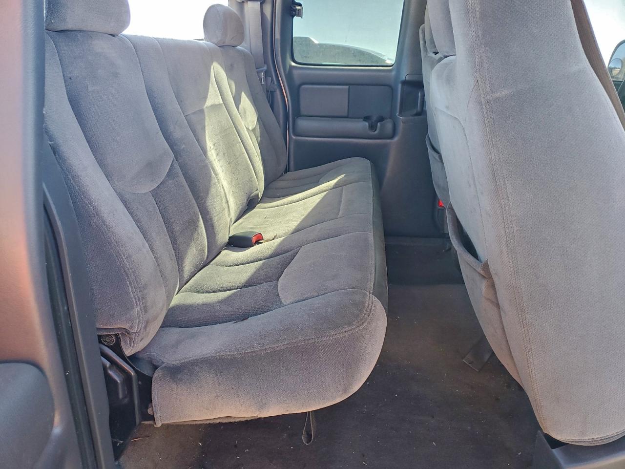 2004 GMC NEW SIERRA C1500 photo 28