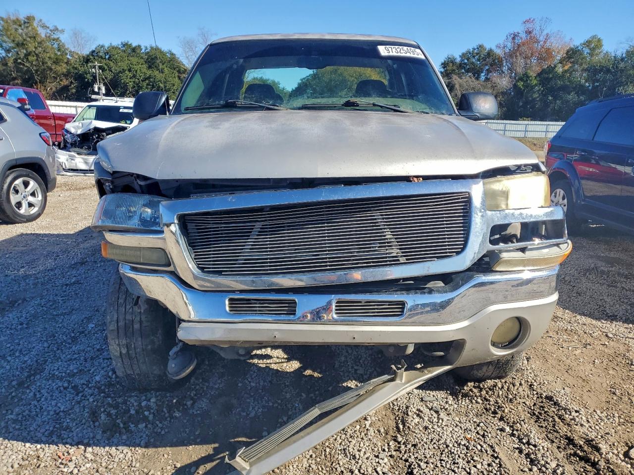 2004 GMC NEW SIERRA C1500 photo 13