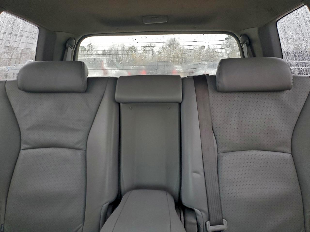 2004 TOYOTA HIGHLANDER photo 19