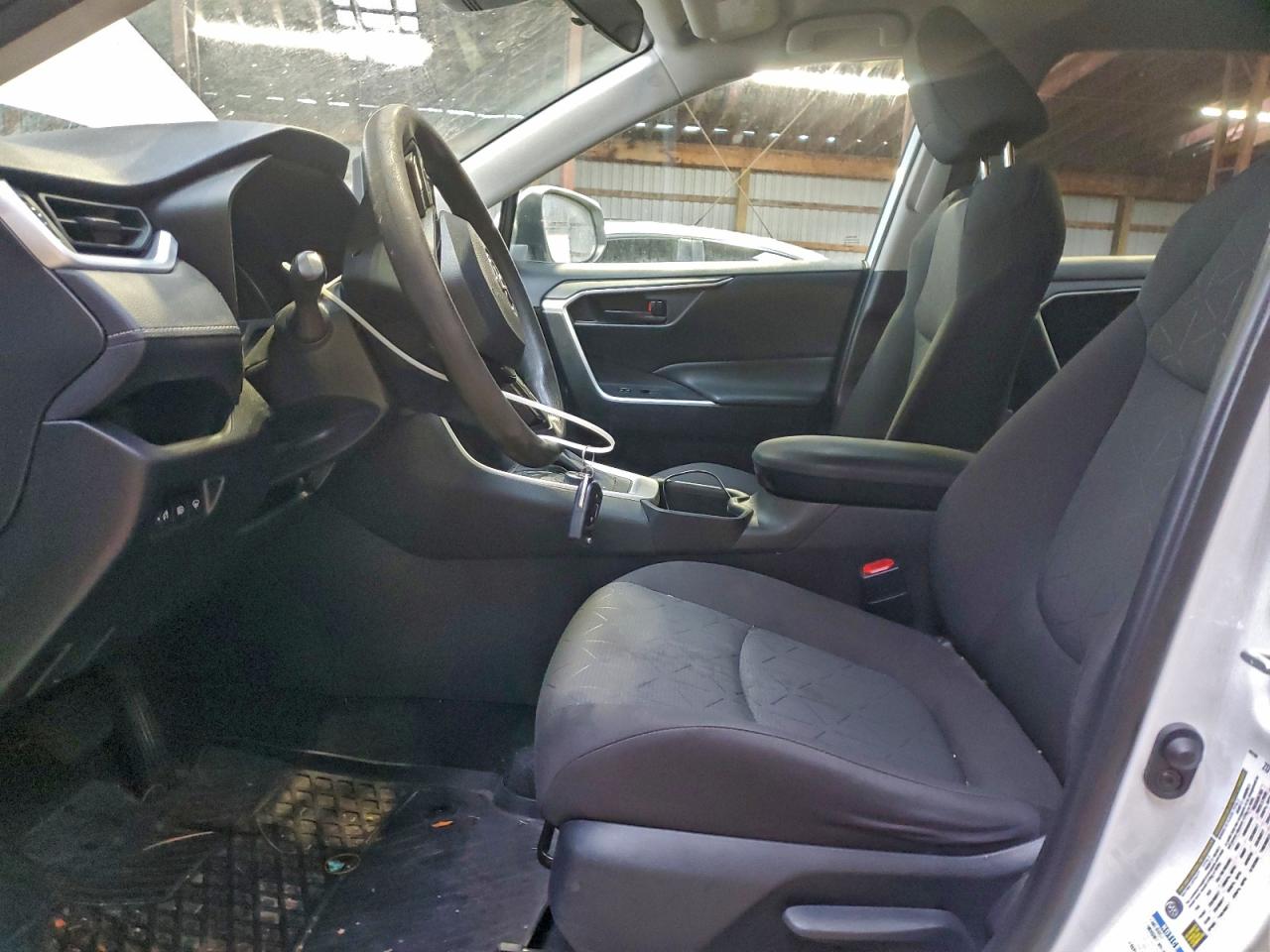 2022 TOYOTA RAV4 LE photo 7