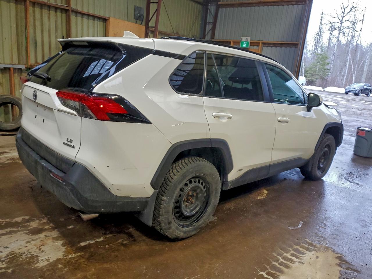 2022 TOYOTA RAV4 LE photo 3