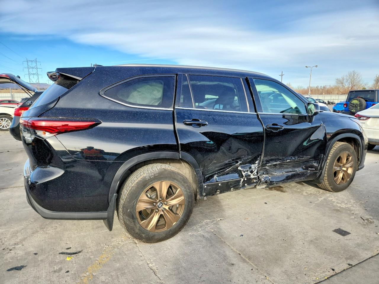 2022 TOYOTA HIGHLANDER HYBRID XLE photo 3