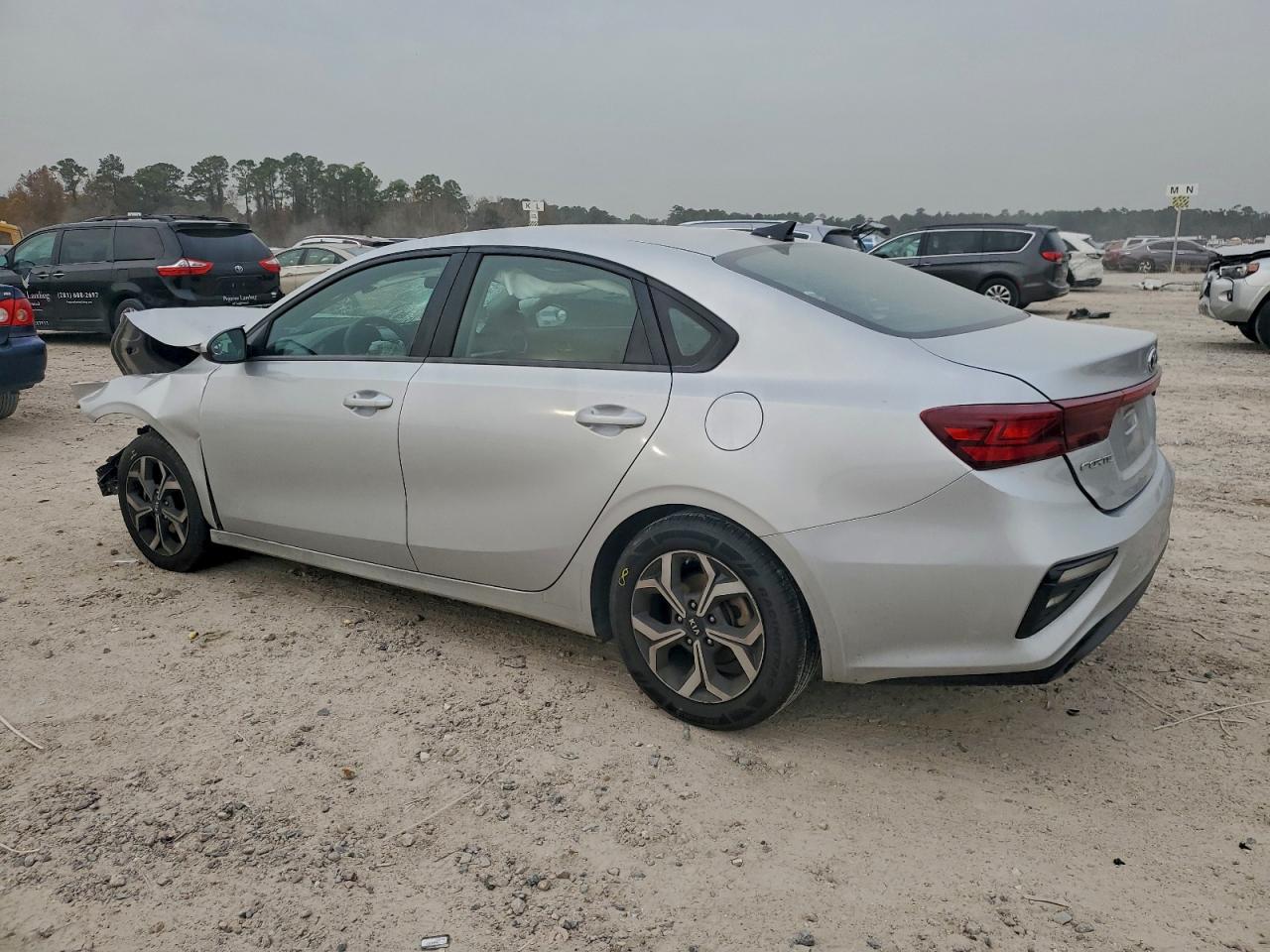 2021 KIA FORTE FE photo 3
