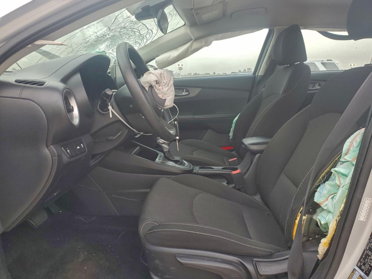 2021 KIA FORTE FE photo 13
