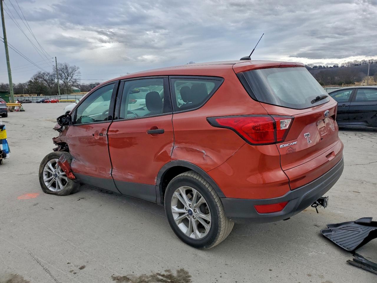 2019 FORD ESCAPE S photo 2