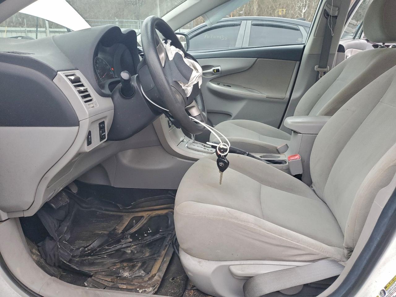 2013 TOYOTA COROLLA BASE photo 7