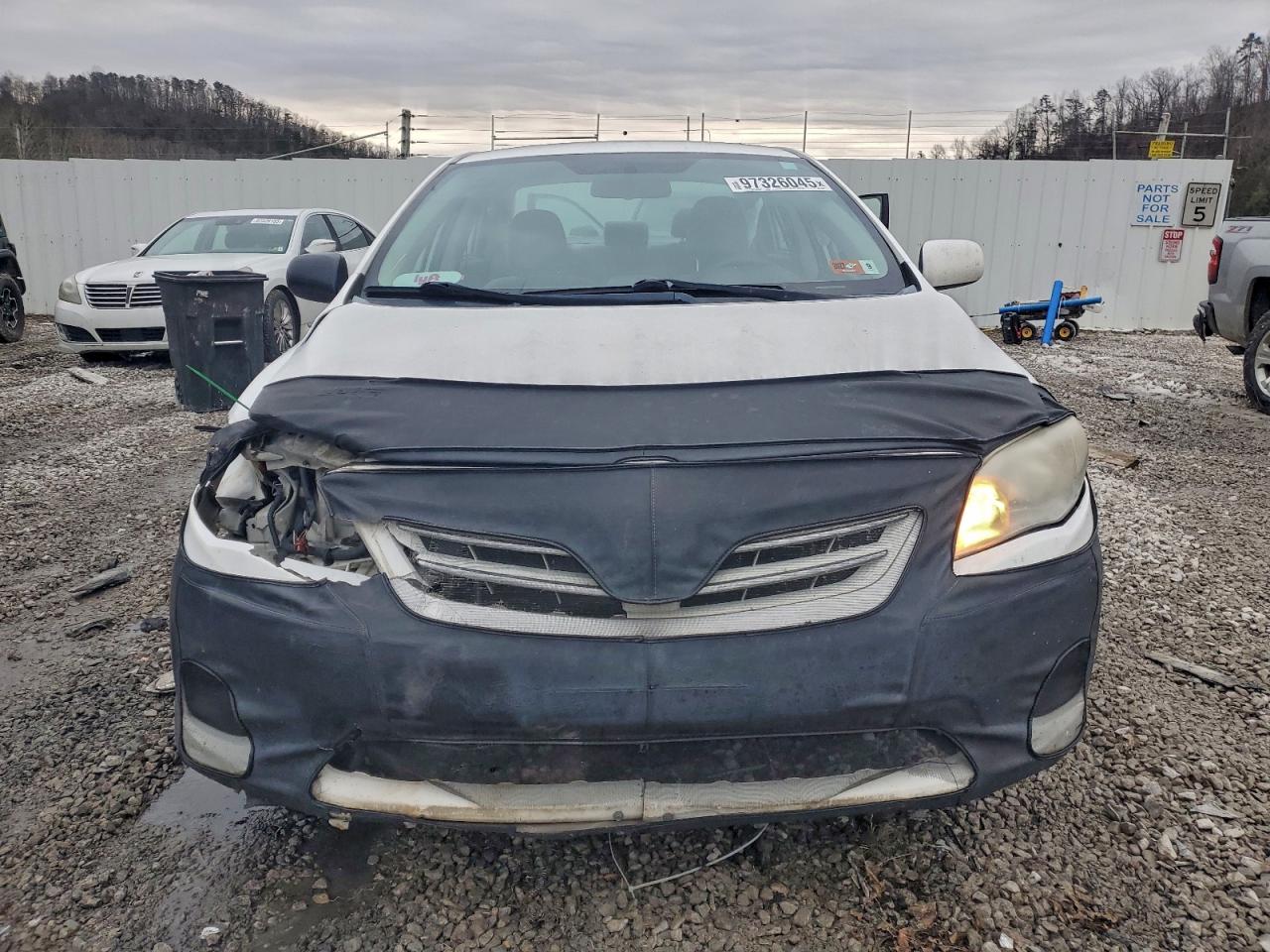 2013 TOYOTA COROLLA BASE photo 5
