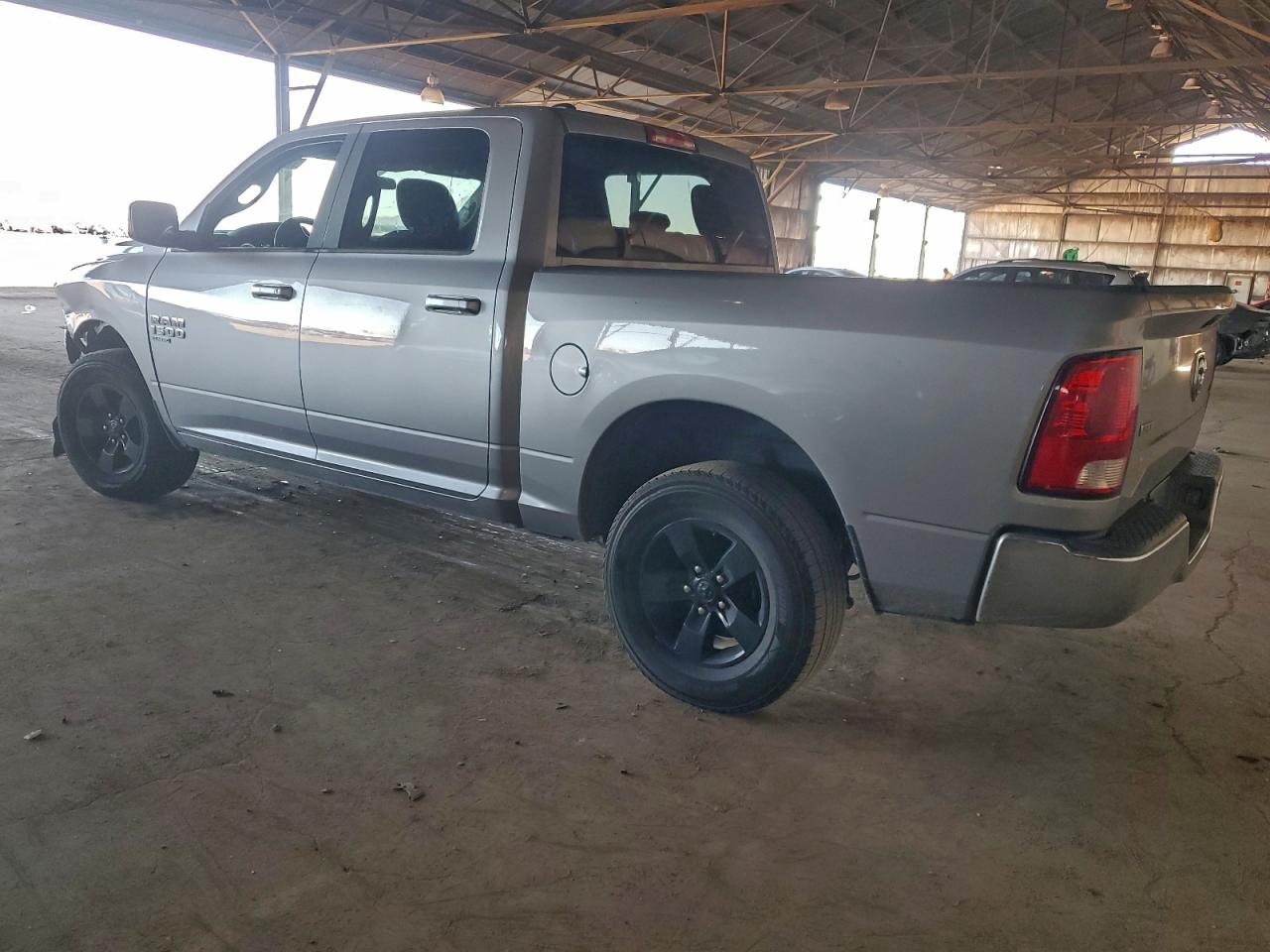 2021 RAM 1500 CLASSIC SLT photo 2