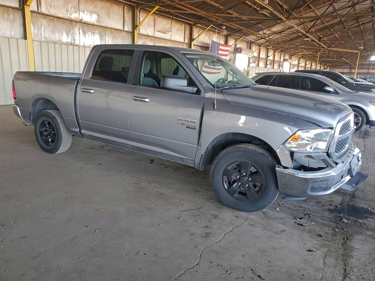 2021 RAM 1500 CLASSIC SLT photo 4