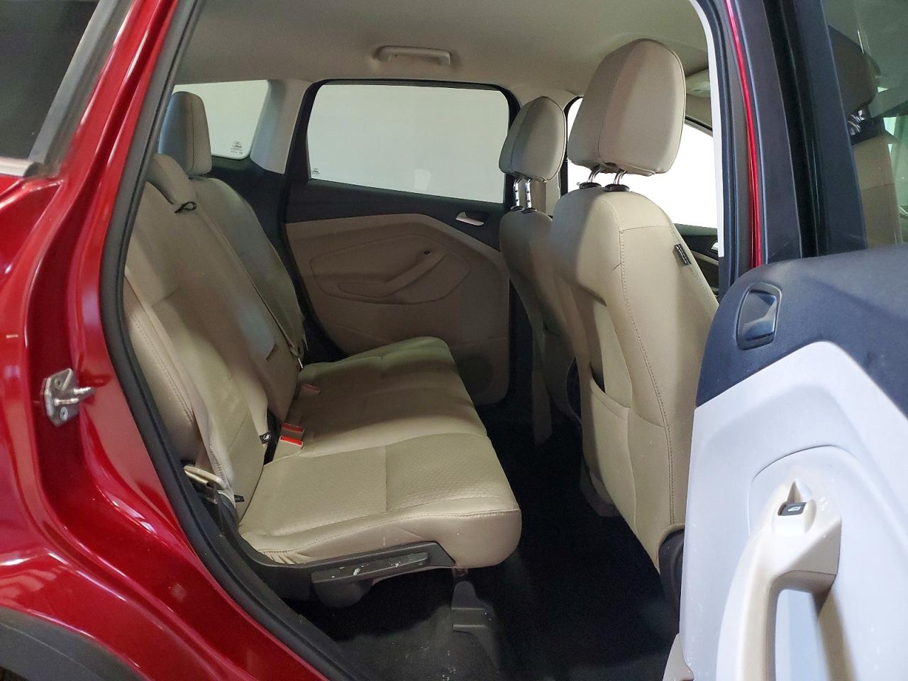 2017 FORD ESCAPE SE photo 31