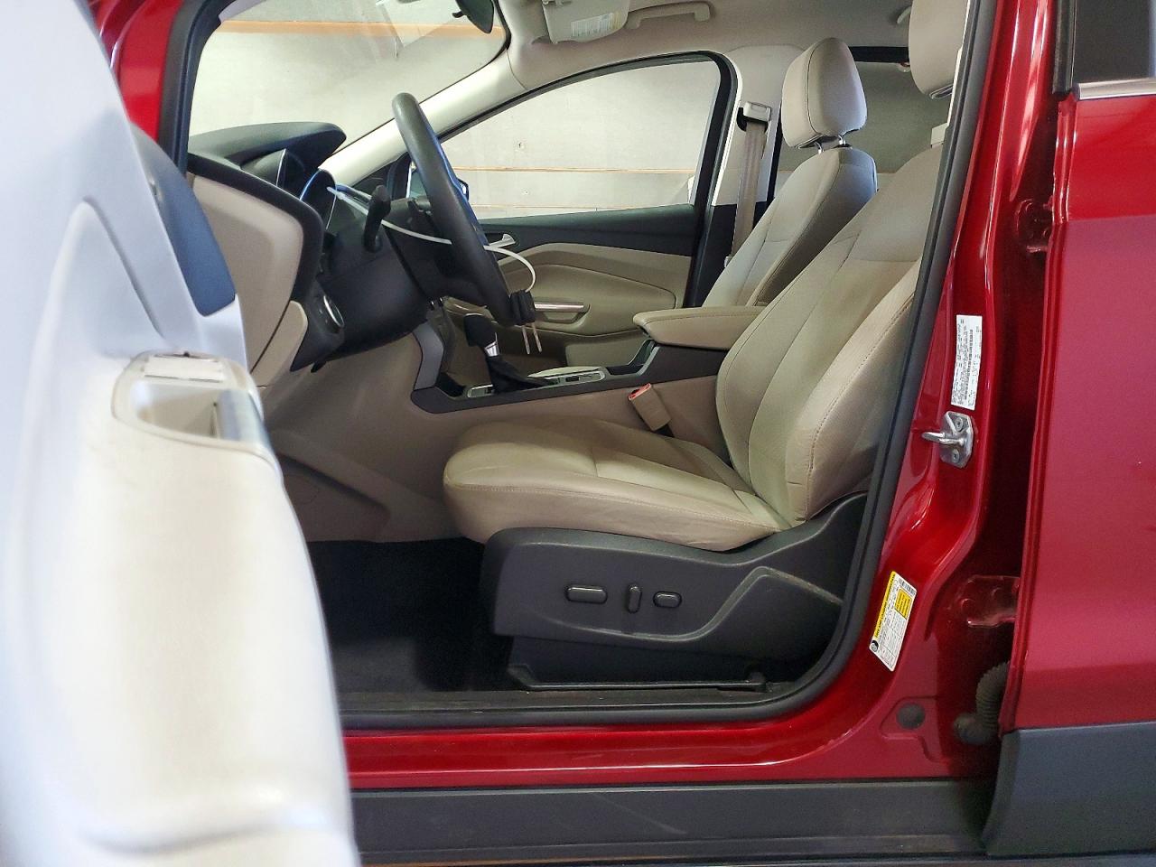 2017 FORD ESCAPE SE photo 19