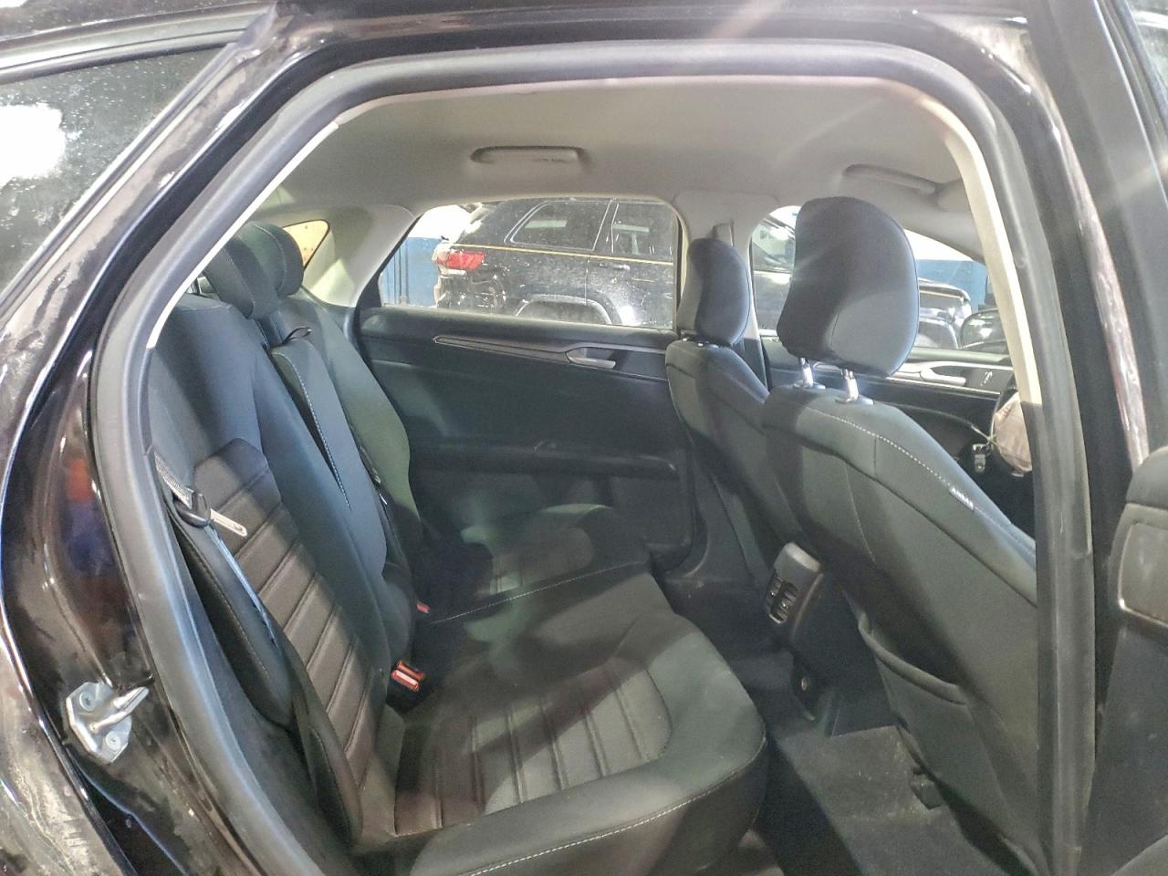 2020 FORD FUSION SE photo 19