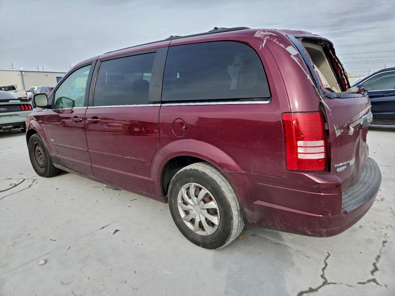 2008 CHRYSLER TOWN & COUNTRY TOURING photo 3