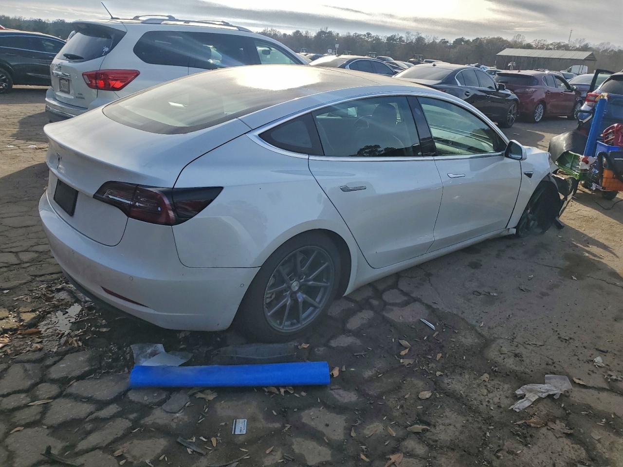 2019 TESLA MODEL 3 photo 4