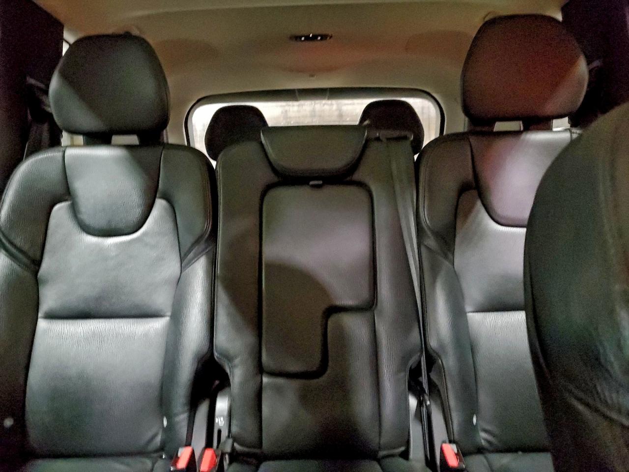 2021 VOLVO XC90 T6 MOMENTUM photo 10