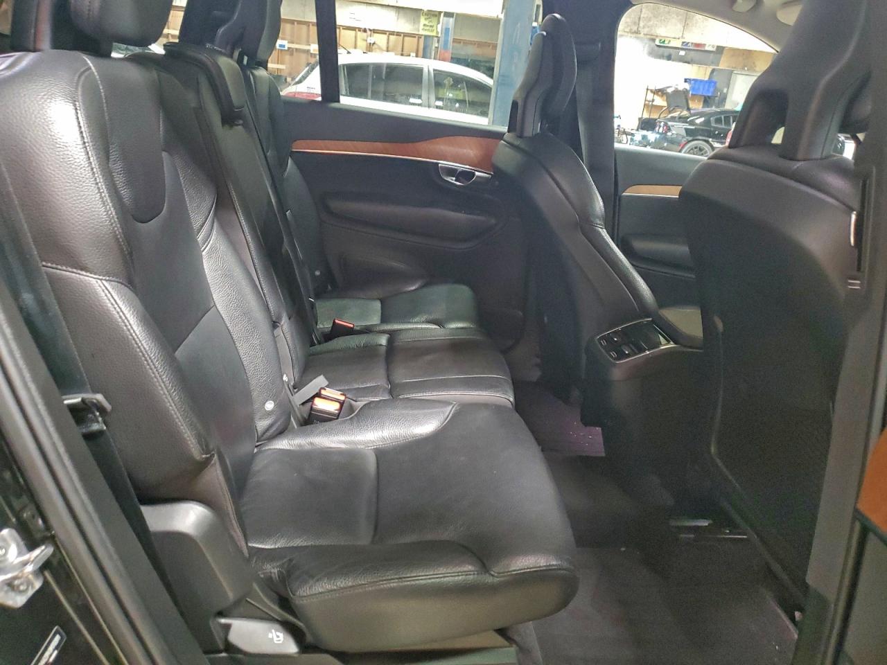 2021 VOLVO XC90 T6 MOMENTUM photo 11
