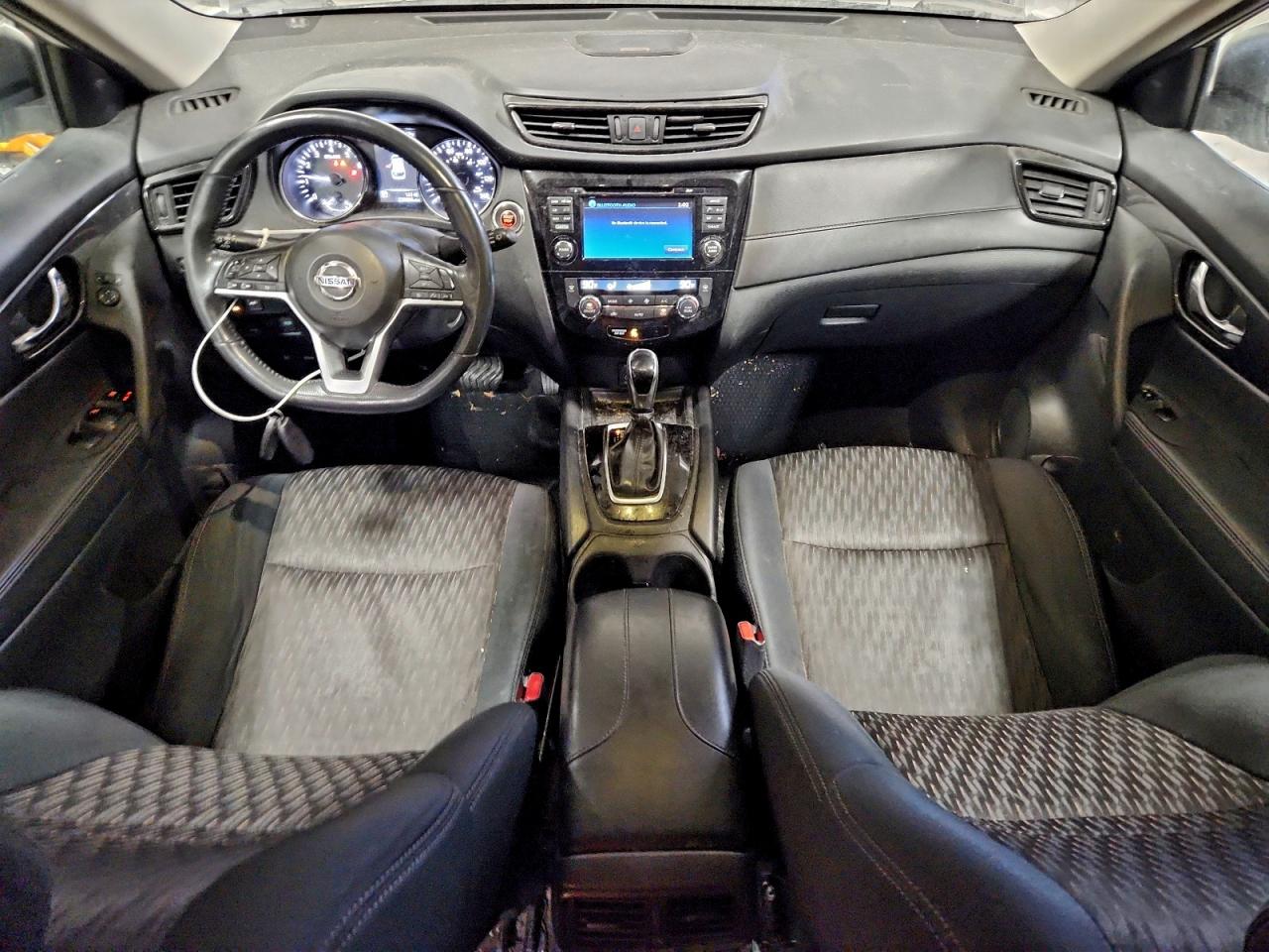 2017 NISSAN ROGUE SV photo 8