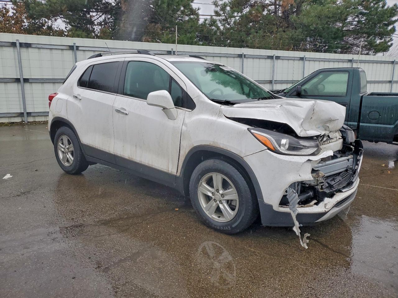 2019 CHEVROLET TRAX 1LT photo 4