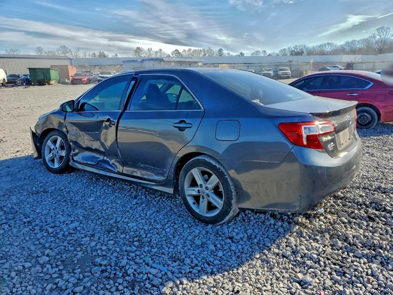 2012 TOYOTA CAMRY BASE photo 3
