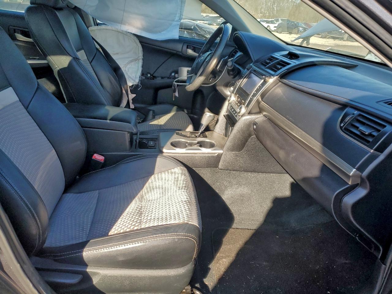 2012 TOYOTA CAMRY BASE photo 13