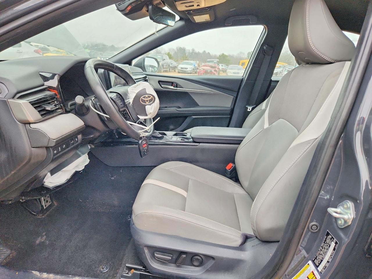 2025 TOYOTA CAMRY XSE photo 25