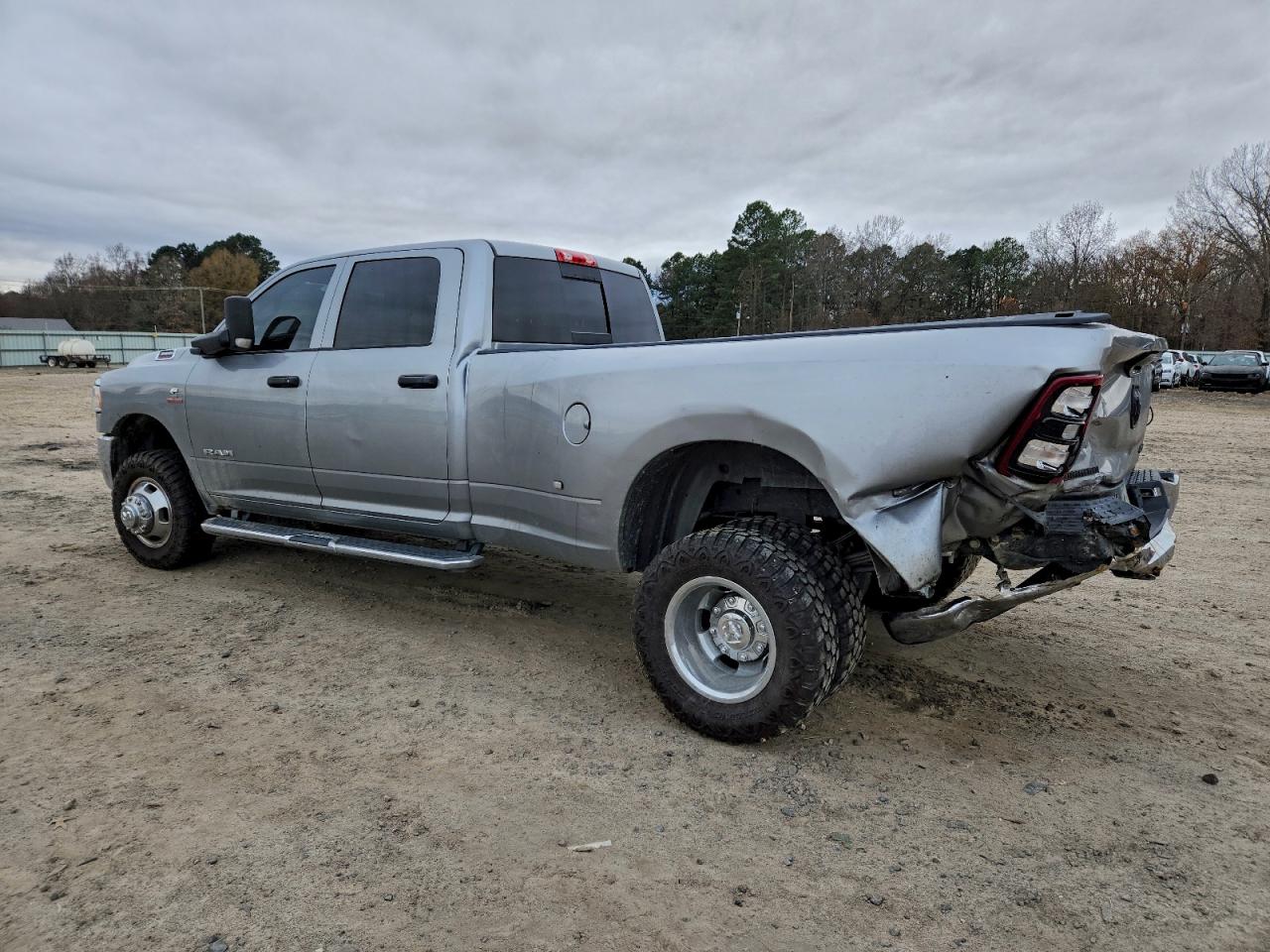 2021 RAM 3500 TRADESMAN photo 2