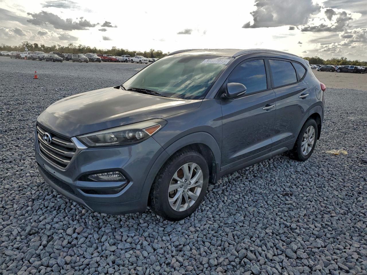 2016 HYUNDAI TUCSON