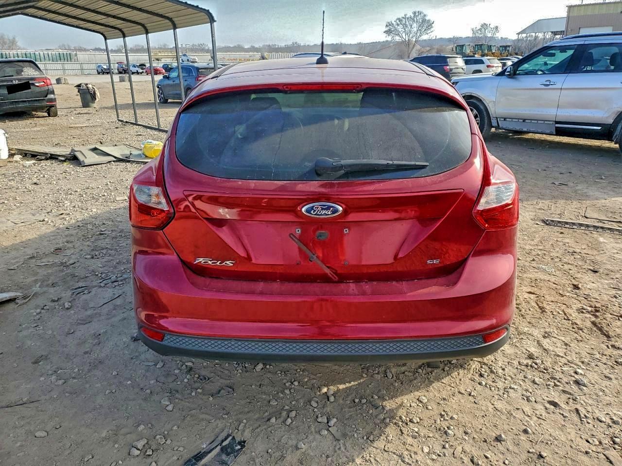 2014 FORD FOCUS SE photo 6