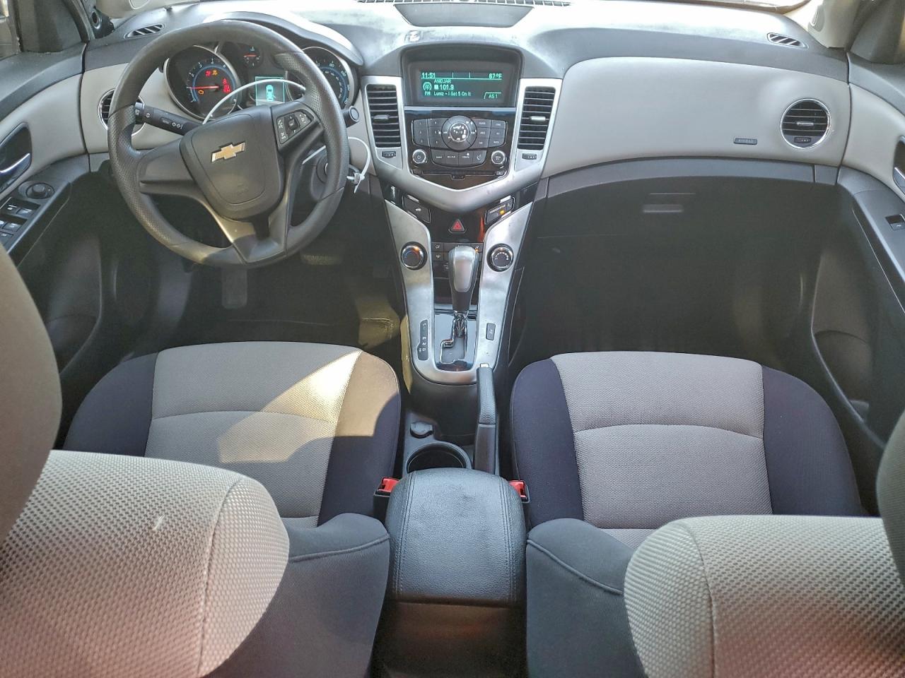 2015 CHEVROLET CRUZE LS photo 8