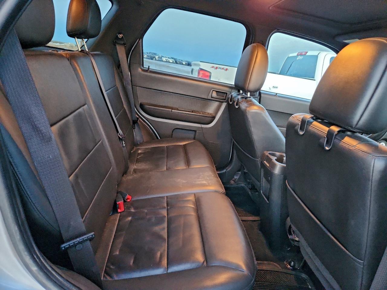 2011 FORD ESCAPE XLT photo 11