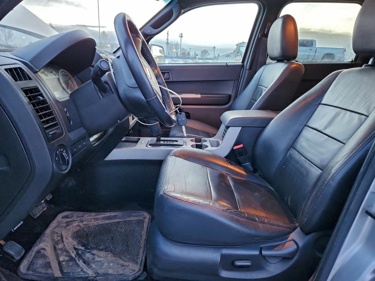 2011 FORD ESCAPE XLT photo 7