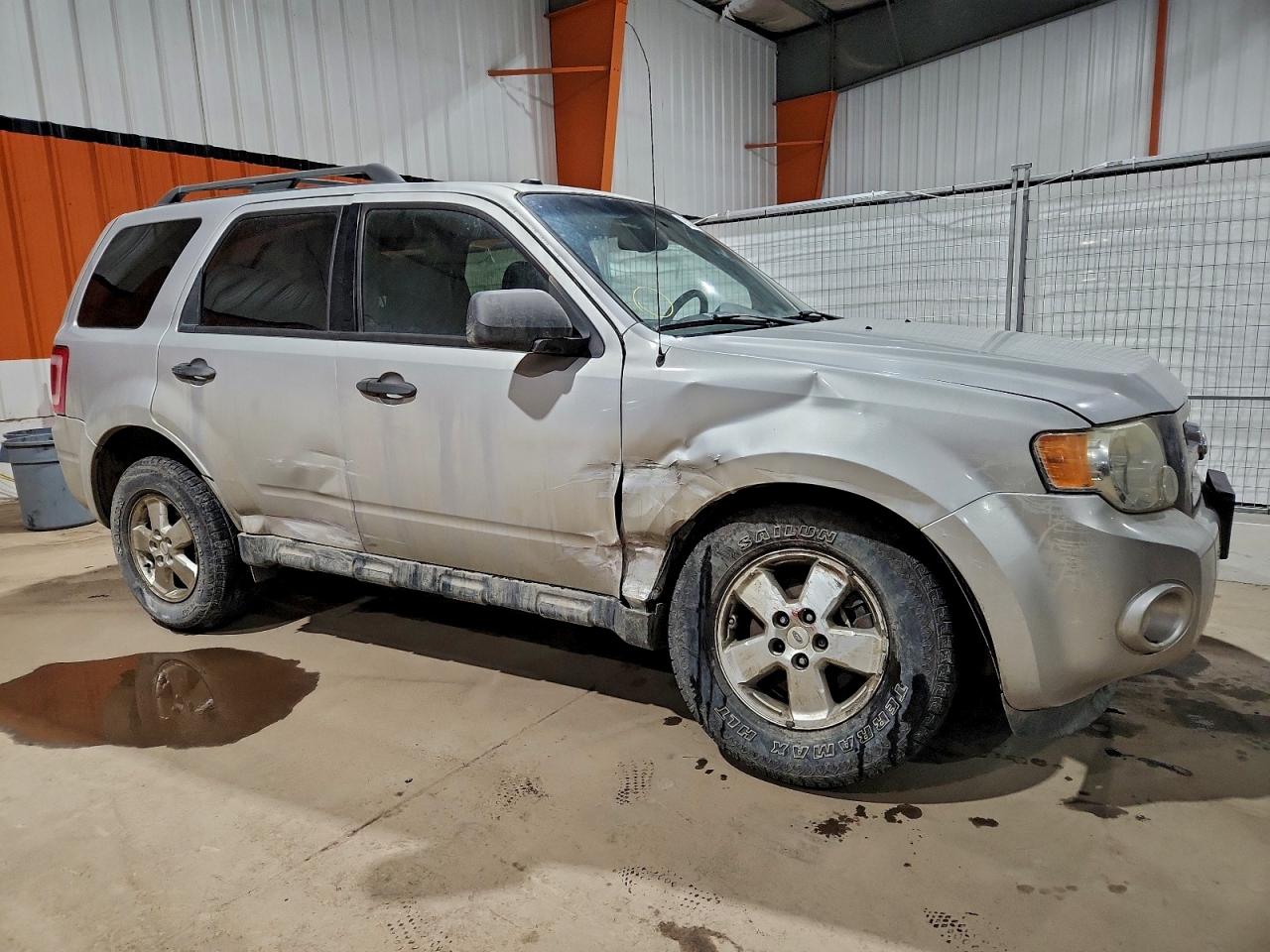 2011 FORD ESCAPE XLT photo 4