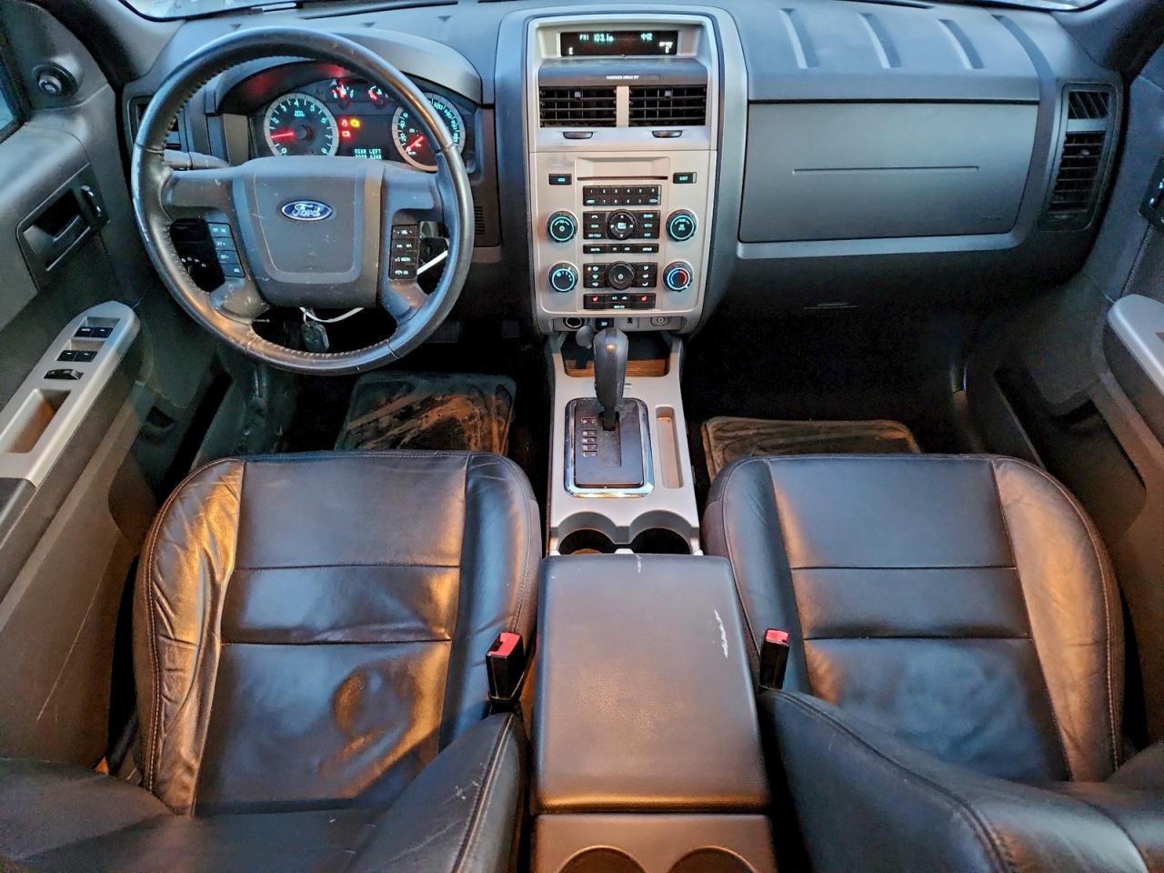 2011 FORD ESCAPE XLT photo 8