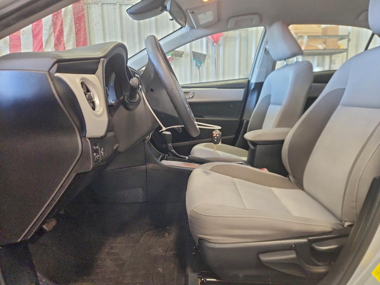2017 TOYOTA COROLLA L photo 13