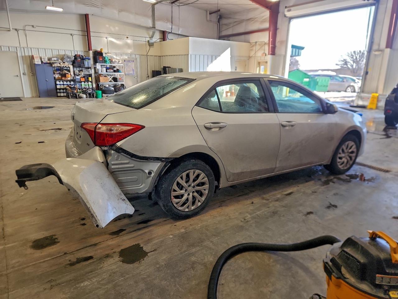 2017 TOYOTA COROLLA L photo 5