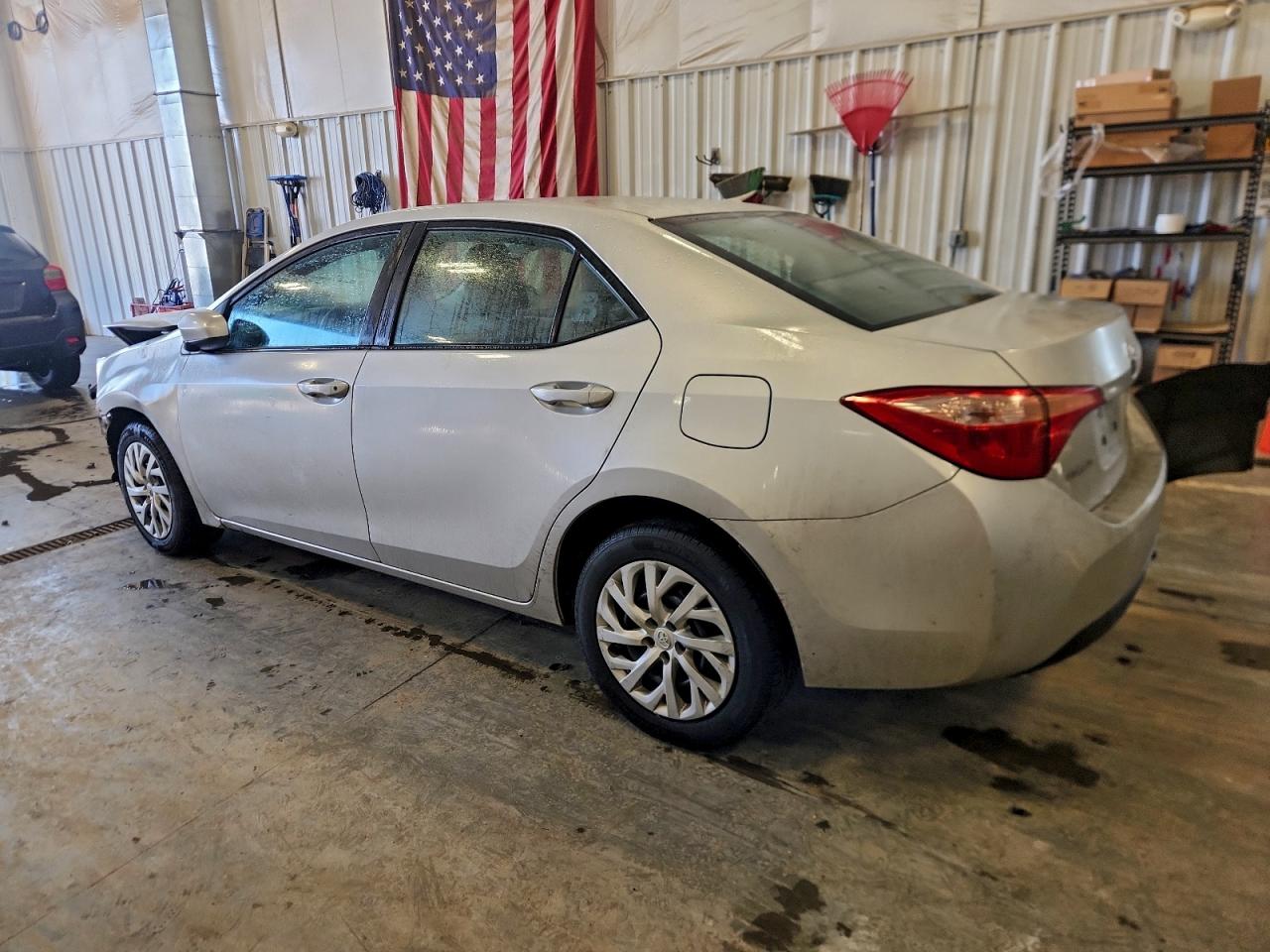 2017 TOYOTA COROLLA L photo 3