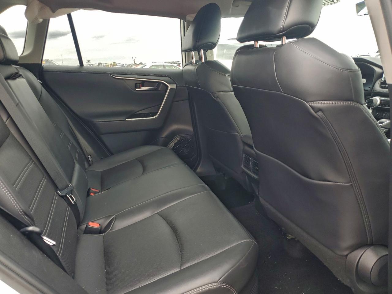 2021 TOYOTA RAV4 LIMITED photo 11