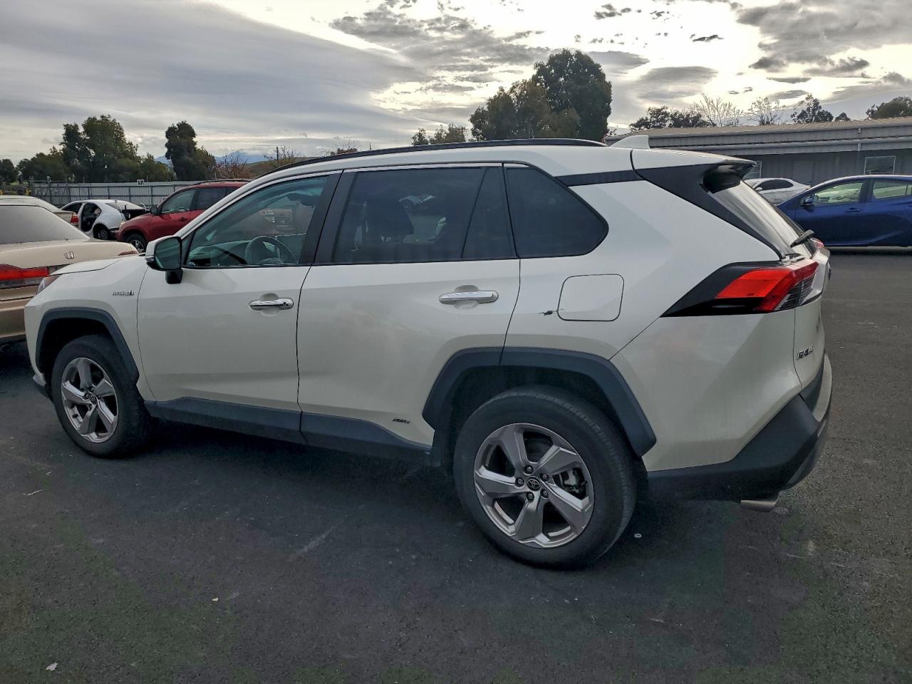 2021 TOYOTA RAV4 LIMITED photo 2