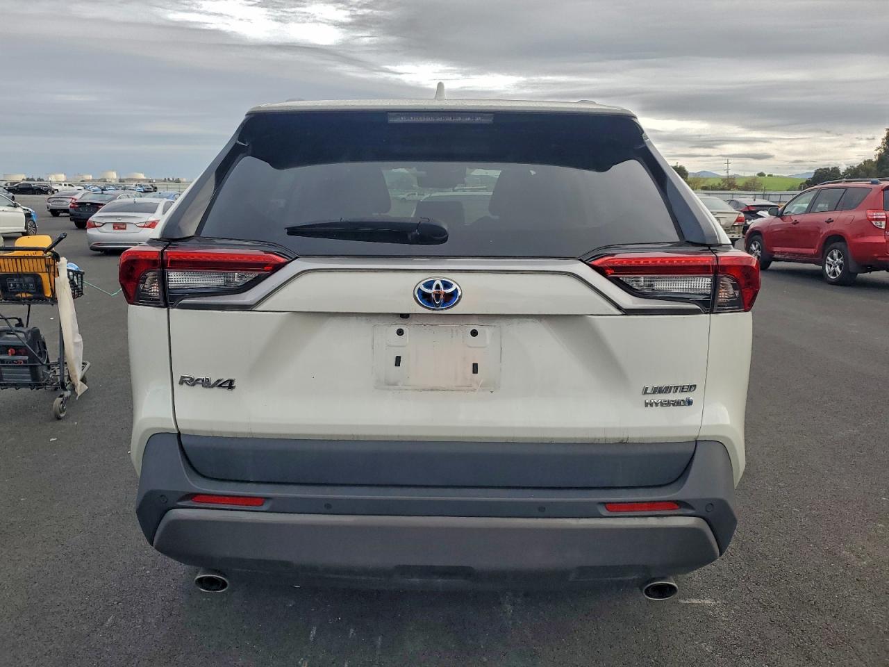 2021 TOYOTA RAV4 LIMITED photo 6