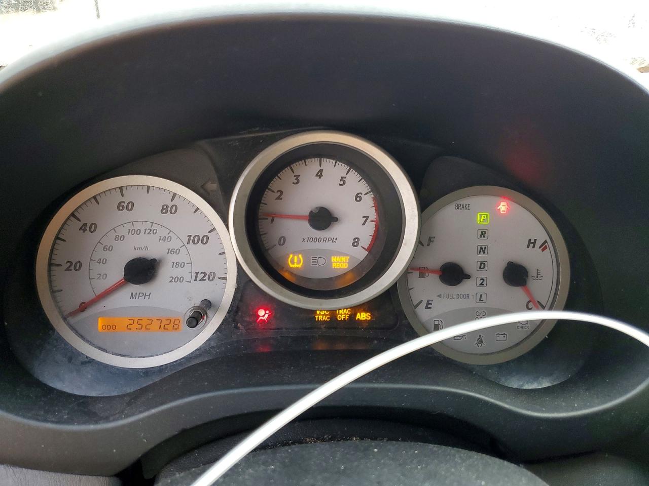 2004 TOYOTA RAV4 photo 25